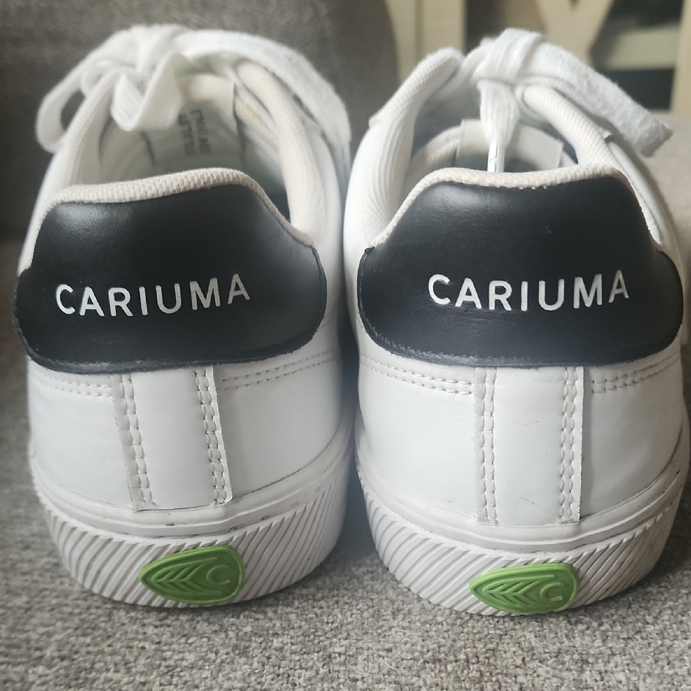 Cariuma White and Black Minimalist Sneakers - Picture 2 of 6
